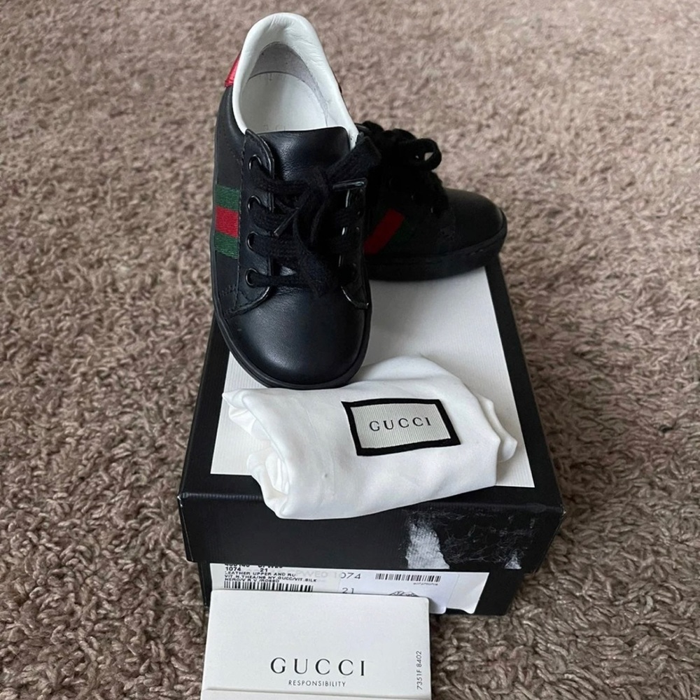 Gucci Ace Sneakers size 21/5c like new condition.